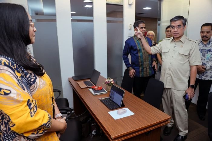 Menaker Pastikan Posko THR-BHR Tetap Siaga Saat Libur, Aduan THR Jadi Prioritas Pengawasan