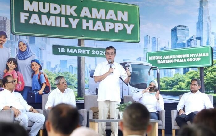 Menteri Ketenagakerjaan (Menaker), Yassierli, saat melepas program mudik gratis pekerja/buruh PT Pamapersada Nusantara di Jakarta Timur, pada Rabu (18/3/2026). Foto: HO/Biro Humas Kemnaker