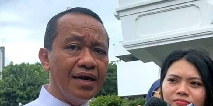 Menteri ESDM Bahlil Lahadalia menyampaikan keterangan di kompleks Istana Kepresidenan, Jakarta, Rabu (4/3/2026). FOTO: ANTARA/Andi Firdaus/pri. Menteri ESDM Bahlil Lahadalia menyampaikan keterangan di kompleks Istana Kepresidenan, Jakarta, Rabu (4/3/2026). FOTO: ANTARA/Andi Firdaus/pri.