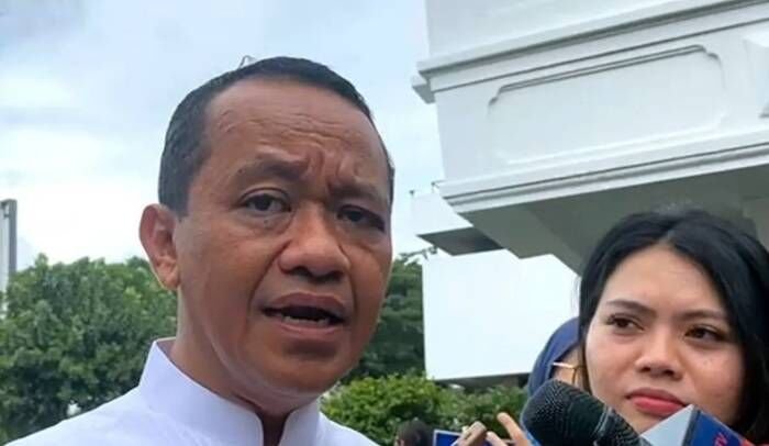 Menteri ESDM Bahlil Lahadalia menyampaikan keterangan di kompleks Istana Kepresidenan, Jakarta, Rabu (4/3/2026). FOTO: ANTARA/Andi Firdaus/pri.