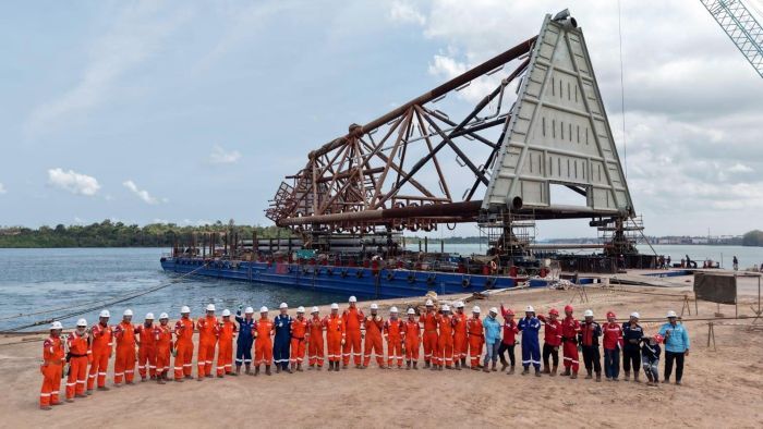 PHM berhasil melaksanakan aktivitas Load Out Jacket Manpatu dari Proyek Pengembangan Manpatu yang berlangsung di halaman fabrikasi milik PT Meindo Elang Indah di Tanjung Pinang, Kepulauan Riau, pada 26 Maret 2026. Foto: HO/PHM