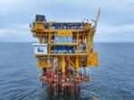 PHM berhasil melakukan onstream PHM berhasil melakukan onstream di Platform WPS-5 pada Proyek Sisi Nubi Area of Interest (SNB AOI 1-3-5) di lepas pantai Delta Mahakam pada 23 Februari 2026. Foto: HO/PHM
