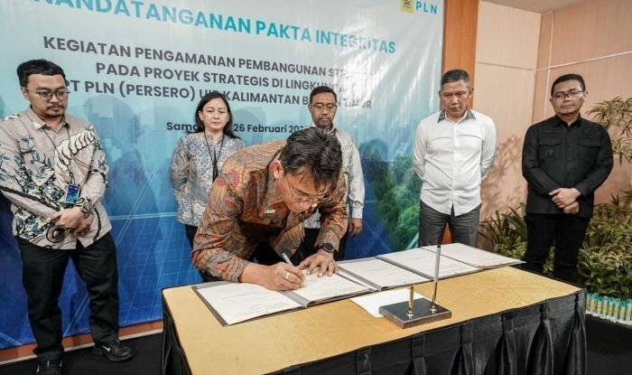 PLN UIP KLT melakukan penandatanganan Pakta Integritas Pengamanan Pembangunan Strategis (PPS) bersama Kejaksaan Agung Republik Indonesia pada 26 Februari 2026 di Samarinda. Foto: HO/PLN UIP KLT