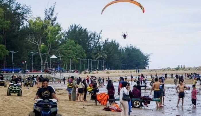 Pantai Manggar Segarasari. Foto: BorneoFlash/Niken Sulastri