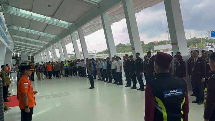 Pembukaan posko terpadu angkutan udara lebaran 2026, di Lobby Keberangkatan Bandara SAMS Sepinggan Balikpapan, pada Kamis (12/3/2026). Foto: BorneoFlash/Niken Sulastri