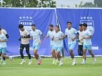 Persib Bandung Menggelar Latihan di lapangan pendamping Stadion Gelora Bandung Lautan Api (GBLA), pada Rabu (25/3/2026). Foto: HO/ileague.id