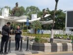 Personel Satgas Humas Operasi Ketupat Mahakam 2026 Polda Kaltim melaksanakan kegiatan live report di kawasan pusat perbelanjaan Mall BSB, pada Minggu (15/3/2026). Foto: HO//Humas Polda Kaltim