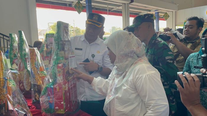 Pj Sekda Kota Balikpapan, Agus Budi Prasetyo saat memimpin sidak di beberapa toko swalayan di Kota Balikpapan, pada Rabu (11/3/2026). Foto: BorneoFlash/Ardian