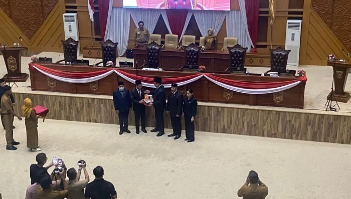 Rapat Paripurna DPRD Samarinda dalam agenda penyampaian Laporan Keterangan Pertanggungjawaban (LKPJ) Tahun Anggaran 2025. Foto: BorneoFlash/Nur Ainunnisa