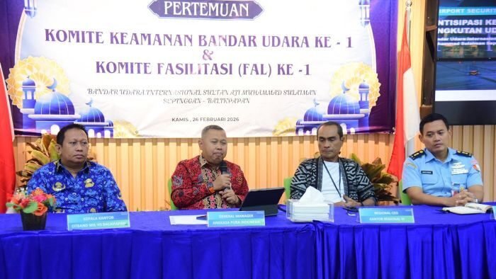 Rapat koordinasi lintas instansi melalui rapat Airport Security Committee dan Facilitation Committee, di Gedung Serbaguna Bandara SAMS Sepinggan, pada Kamis (26/2/2026). Foto: BorneoFlash/Ist