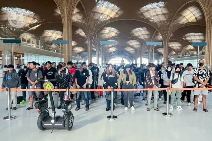 Sejumlah WNI yang terlibat sindikat penipuan daring (online scam) di Kamboja dalam persiapan pulang ke tanah air. FOTO: ANTARA/HO-KBRI Phnom Penh