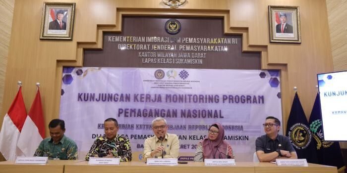Sekjen Kemnaker, Cris Kuntadi saat meninjau langsung Program Pemagangan Nasional Sekjen Kemnaker, Cris Kuntadi saat meninjau langsung Program Pemagangan Nasional (MagangHub) di Lapas Kelas I Sukamiskin, Bandung, pada Jumat (13/3/2026). Foto: HO/Biro Humas Kemnaker