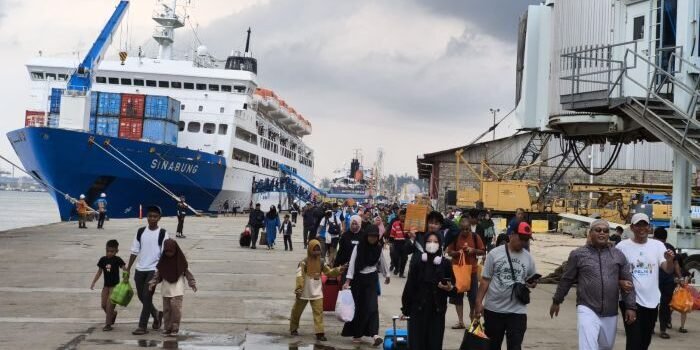 Situasi pelabuhan semayang Balikpapan, pada Rabu (18/3/2026). Foto: BorneoFlash/Niken Sulastri