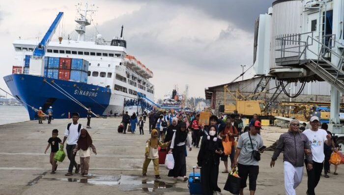 Situasi pelabuhan semayang Balikpapan, pada Rabu (18/3/2026). Foto: BorneoFlash/Niken Sulastri