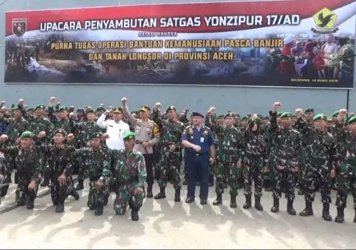 Tuntaskan Misi Kemanusiaan di Aceh, Satgas Yonzipur 17/AD Disambut Hangat 