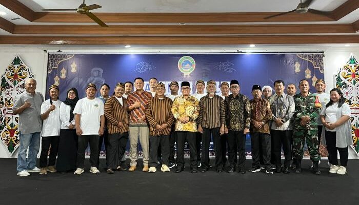 Pengukuhan Pengurus Paguyuban Demak Kalijogo periode 2025–2029, di Aula Rumah Jabatan Wakil Wali Kota Balikpapan, pada Minggu (29/3/2026). Foto: BorneoFlash/Niken Sulastri