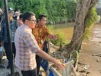Wali Kota Samarinda, Andi Harun saat meninjau Taman di Kawasan Jembatan Mahakam Wali Kota Samarinda, Andi Harun saat meninjau Taman di Kawasan Jembatan Mahakam. Foto: BorneoFlash/Nur Ainunnisa